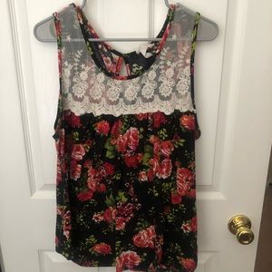 DailySpecials black floral tank with a lace top 2X